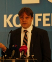 Host VV ekonom Kohout: Musíme změnit systém, generuje korupci
